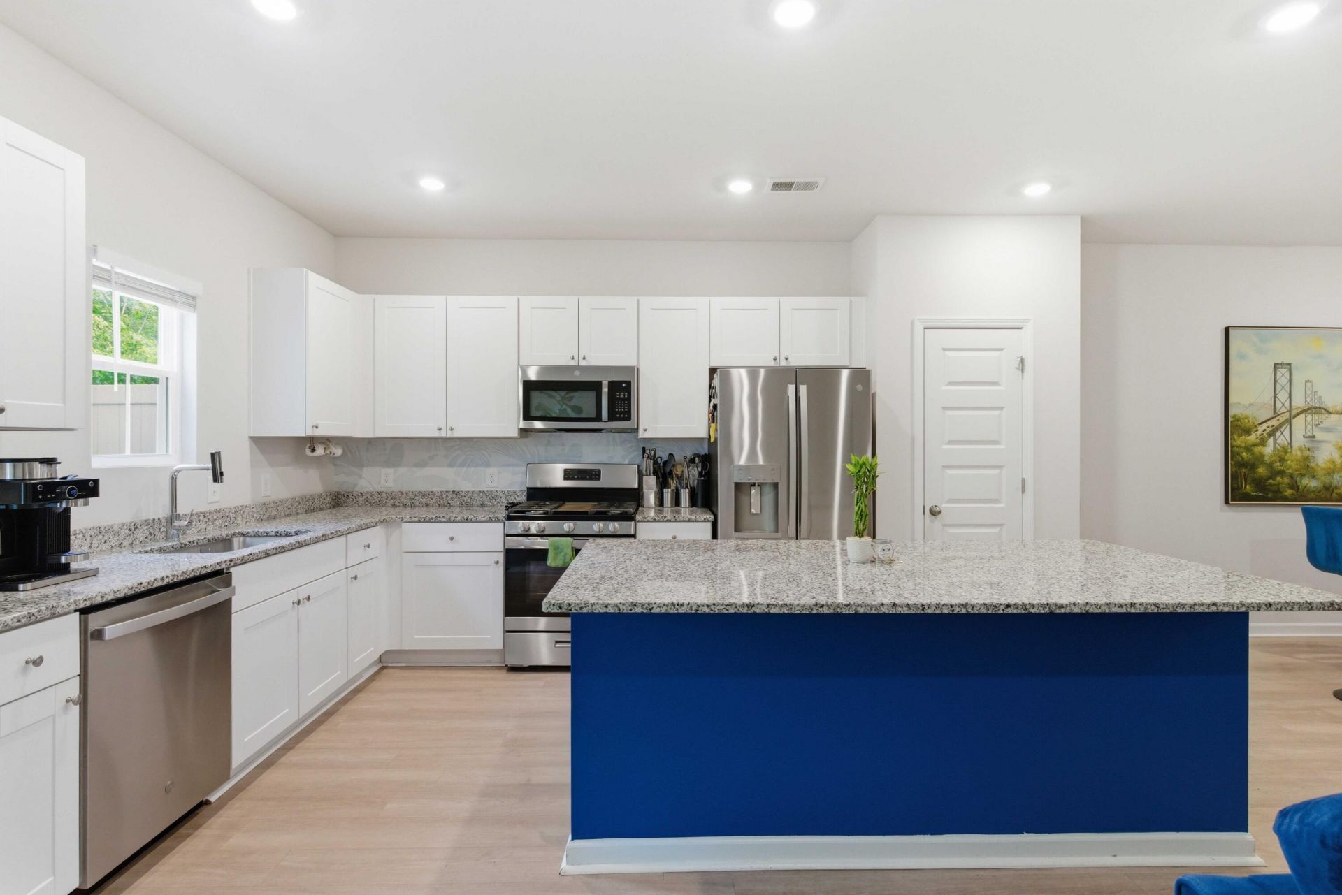 8052 Reagan Way Photo 15