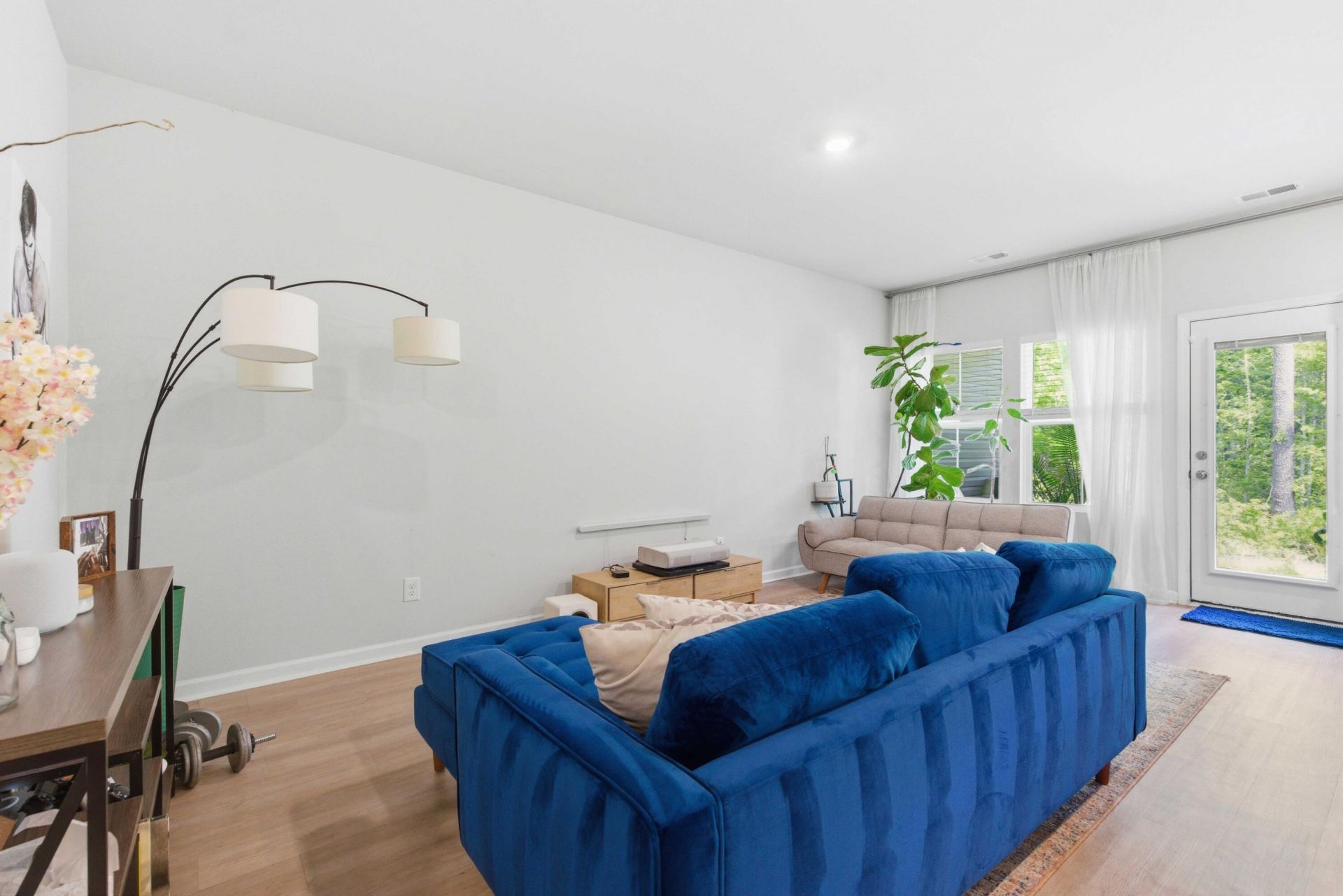 8052 Reagan Way Photo 22