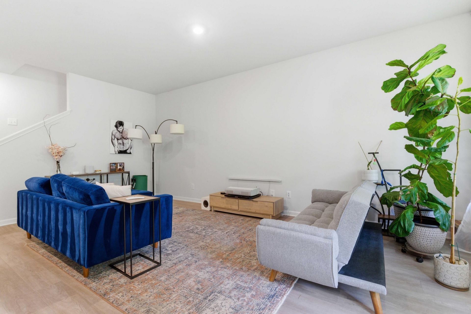 8052 Reagan Way Photo 22