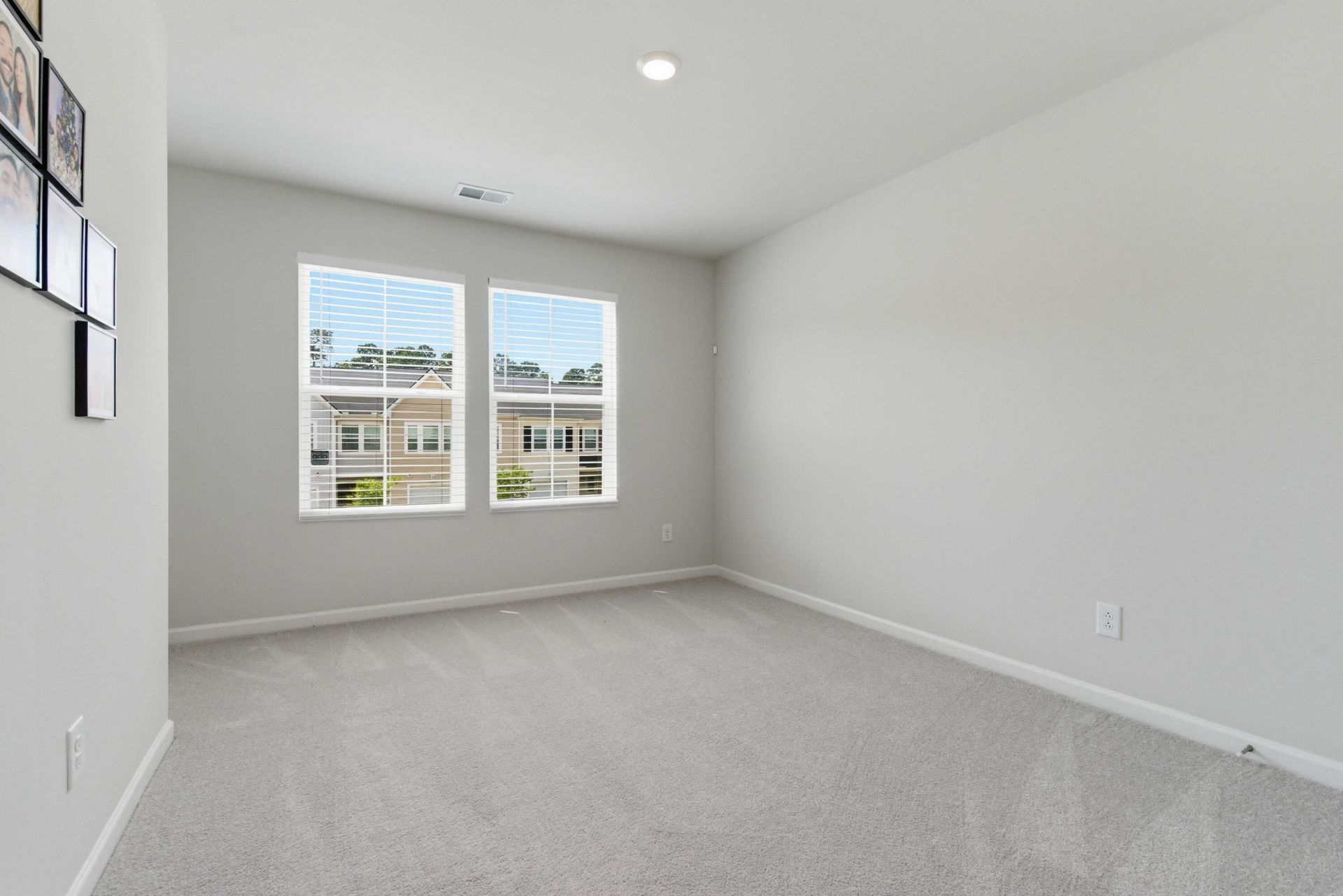 8052 Reagan Way Photo 36