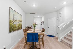 8052 Reagan Way photo 4