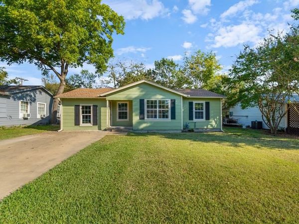 205 E 7th Street, Kaufman, TX 75142