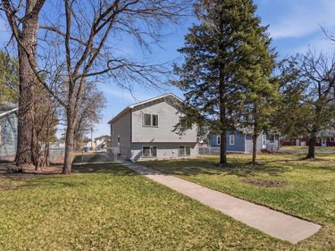 1320 9th Avenue SE, Saint Cloud, MN 56304