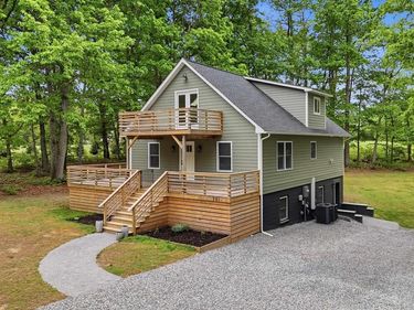 701 W 9TH ST, MINERAL, VA 23117