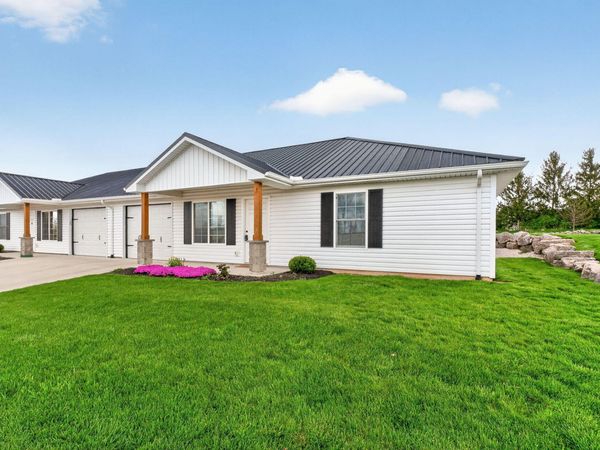 1645 Wright Street, Unit 10, Bellefontaine, OH 43311