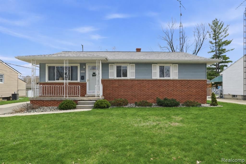 5221 Worchester Drive, Swartz Creek, MI 48473 Main Photo