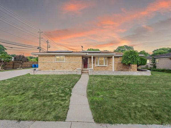 32930 Coventry Place, Warren, MI 48093