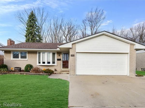 3992 Longmeadow Drive, Trenton, MI 48183