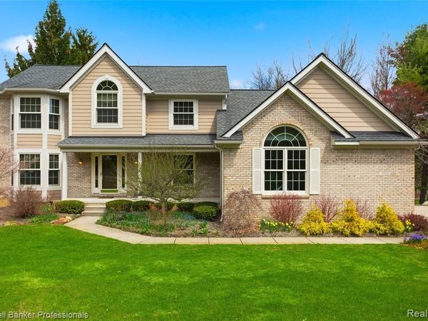 3710 Stoneridge Court, Commerce Twp, MI 48382