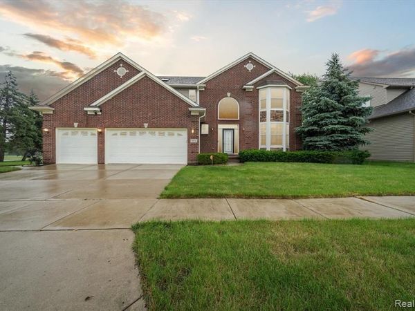 4976 Saddle Brook Court, Troy, MI 48085