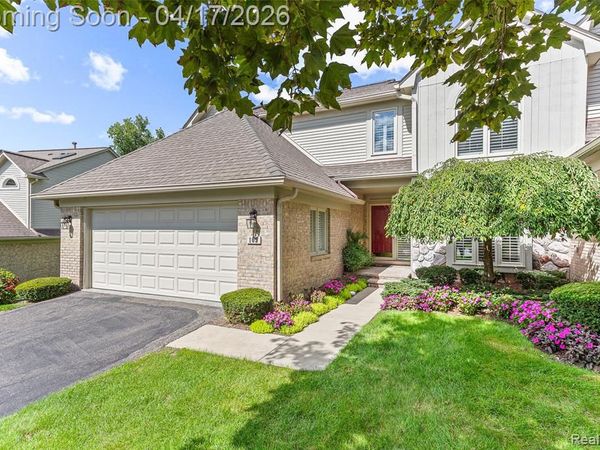 109 Hampton Court, Northville, MI 48168
