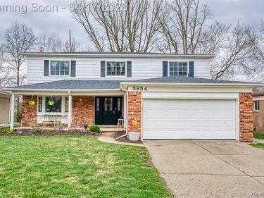 5854 Willow Creek Drive, CANTON, MI 48187