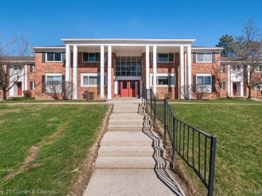 525 Fairbrook Street, Northville, MI 48167