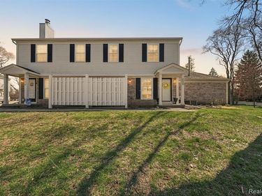1412 Hidden Meadows Drive E., Walled Lake, MI 48390