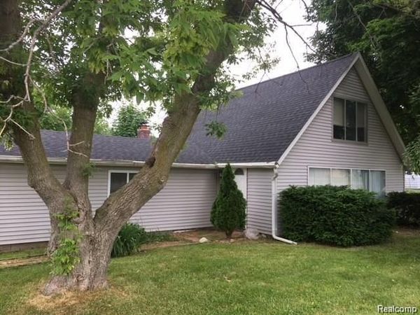 74 Odanah Street, Lake Orion Vlg, MI 48362