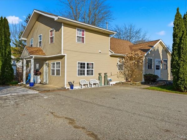 226 Roselawn Street, Algonac, MI 48001