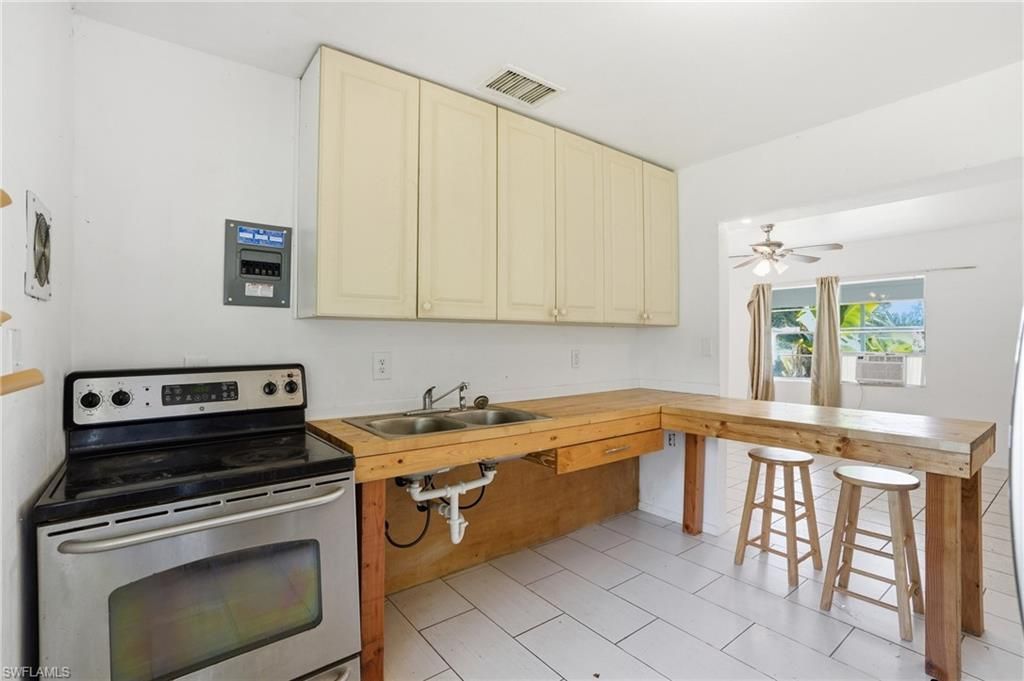 78 Victoria Dr, North Fort Myers, FL 33917 Photo