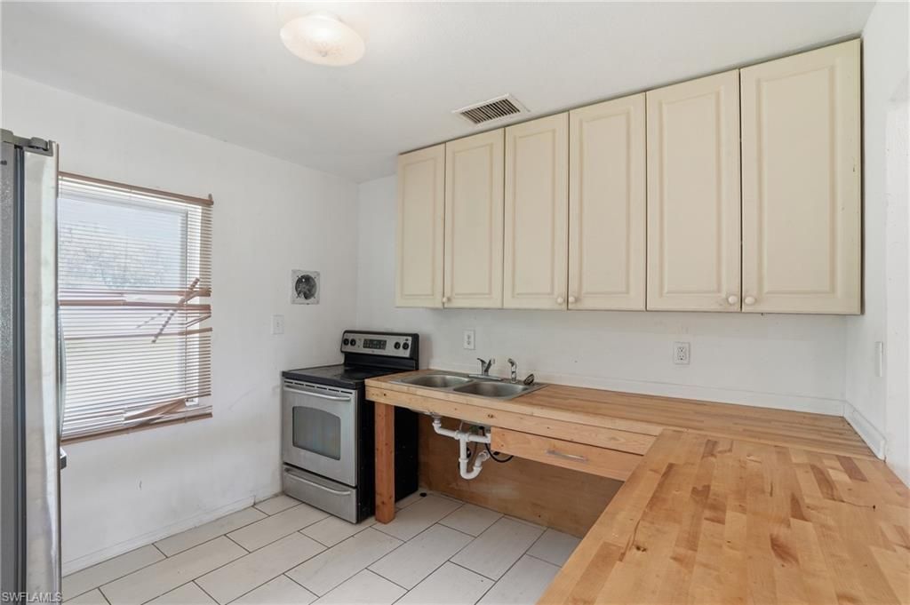 78 Victoria Dr, North Fort Myers, FL 33917 Photo
