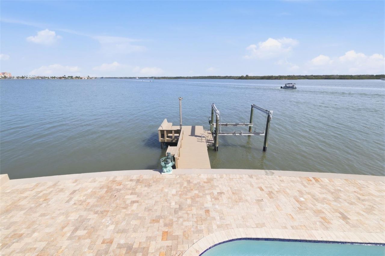 16123 6th Street E, Redington Beach, FL 33708 Photo