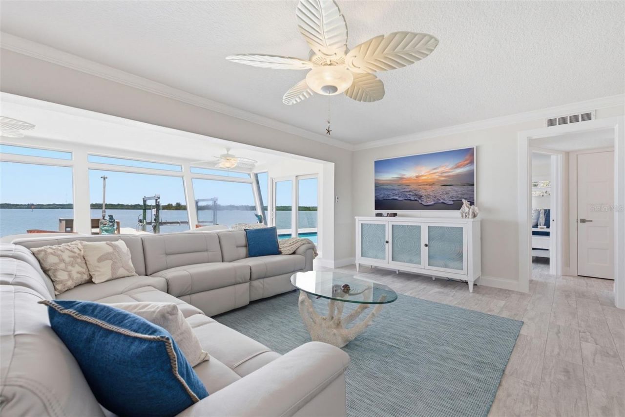 16123 6th Street E, Redington Beach, FL 33708 Photo