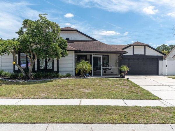 7424 SWAN LAKE DRIVE , NEW PORT RICHEY, FL 34655