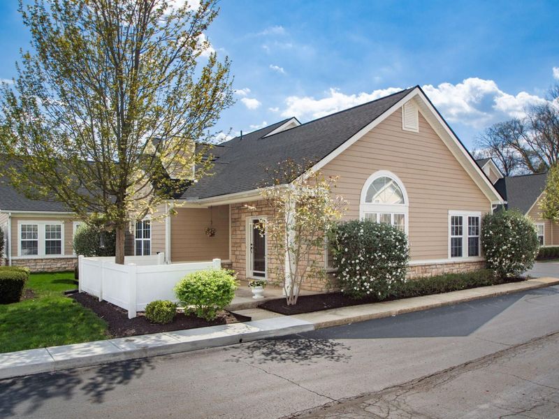 297 Cover Place, Columbus, OH 43235 Photo 3