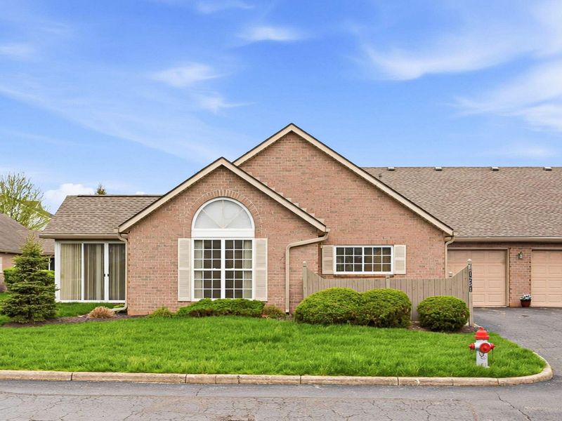 1251 Amberlea Drive E, Columbus, OH 43230 Photo 1