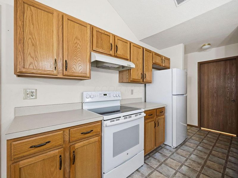 1251 Amberlea Drive E, Columbus, OH 43230 Photo 11