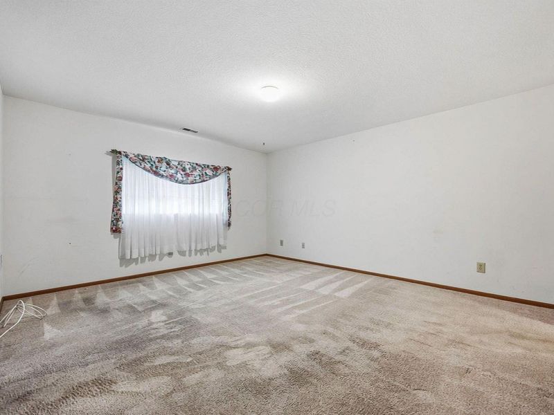 1251 Amberlea Drive E, Columbus, OH 43230 Photo 16