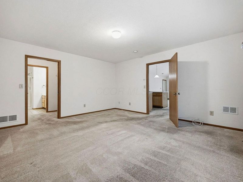 1251 Amberlea Drive E, Columbus, OH 43230 Photo 17