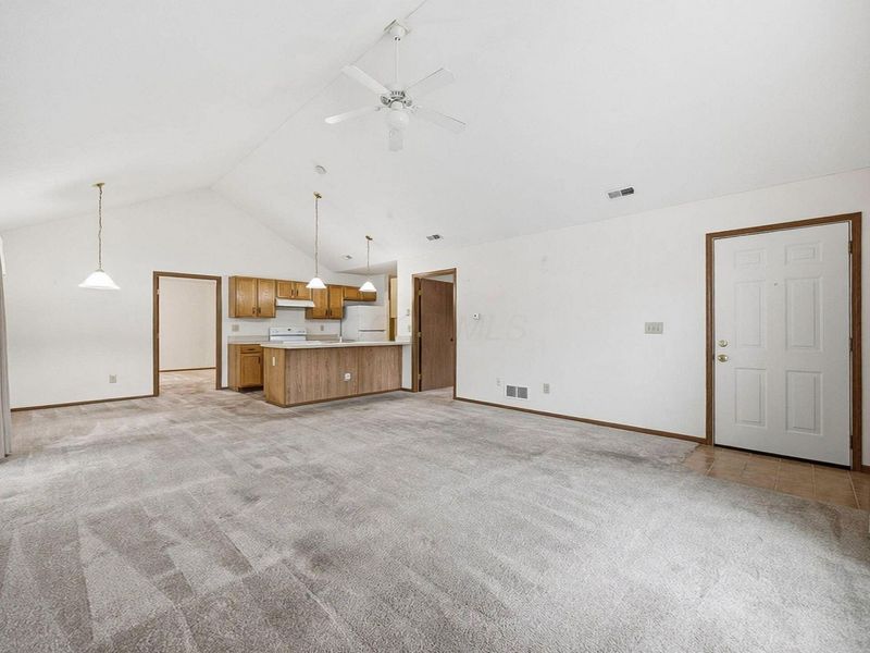 1251 Amberlea Drive E, Columbus, OH 43230 Photo 2