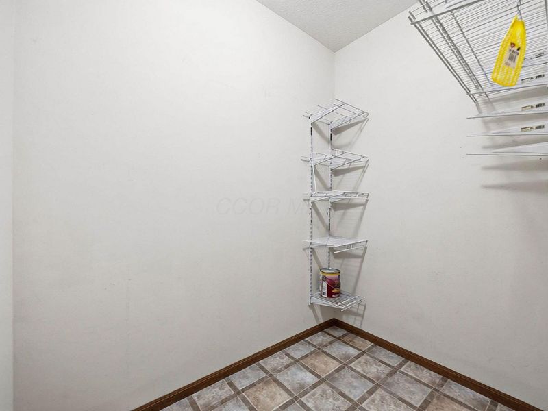 1251 Amberlea Drive E, Columbus, OH 43230 Photo 23