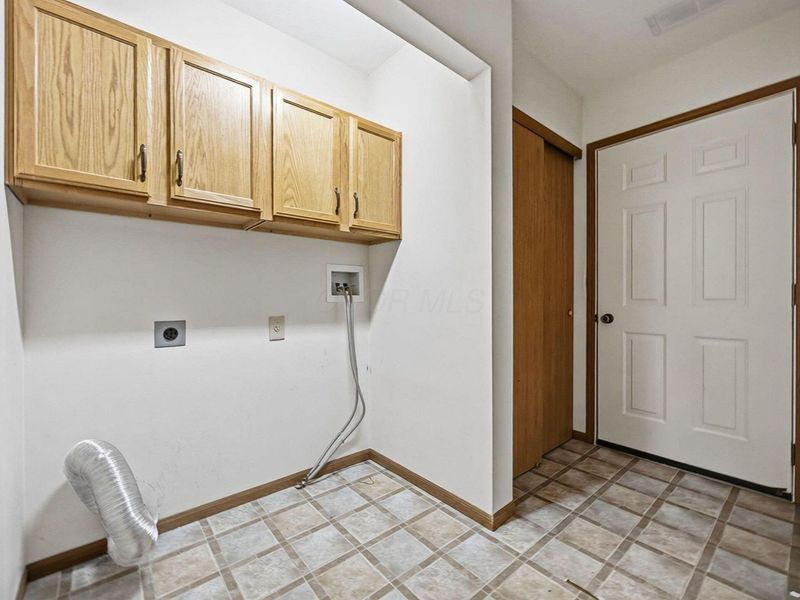 1251 Amberlea Drive E, Columbus, OH 43230 Photo 24