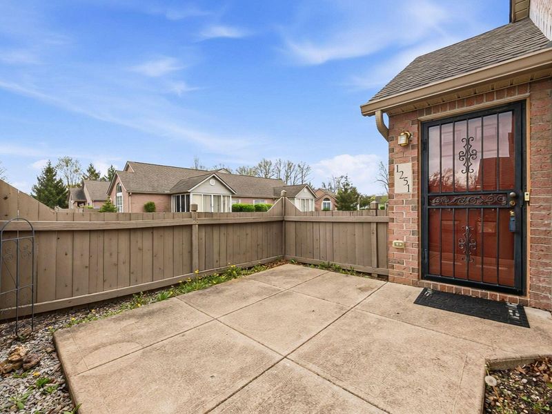 1251 Amberlea Drive E, Columbus, OH 43230 Photo 32