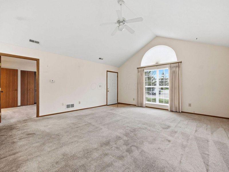 1251 Amberlea Drive E, Columbus, OH 43230 Photo 4