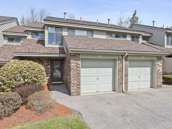 9 Greenbrook Dr, Unit 9, Stoughton, MA 02072