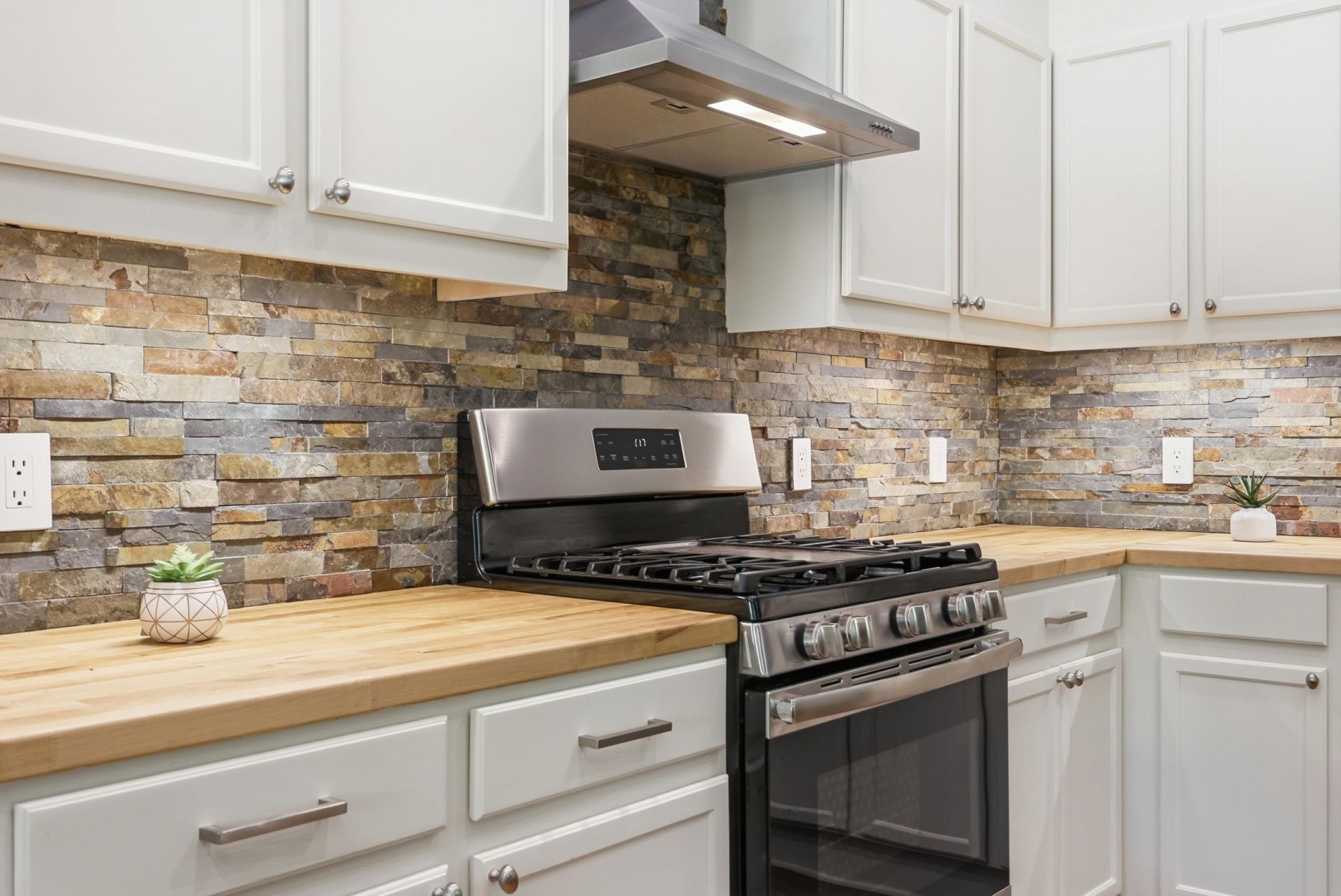 1215 Loblolly Ln. Photo 19