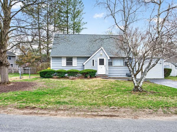 2 Jeffrey Lane, Loudonville, NY 12211