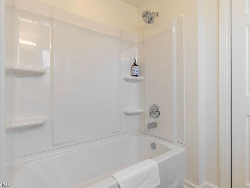 4210 Clinton Avenue, Cleveland, OH 44113 Photo 17