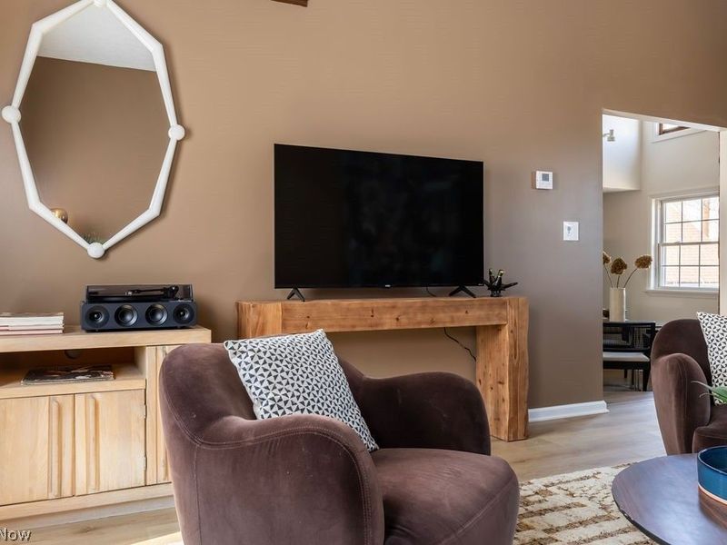 4210 Clinton Avenue, Cleveland, OH 44113 Photo 6