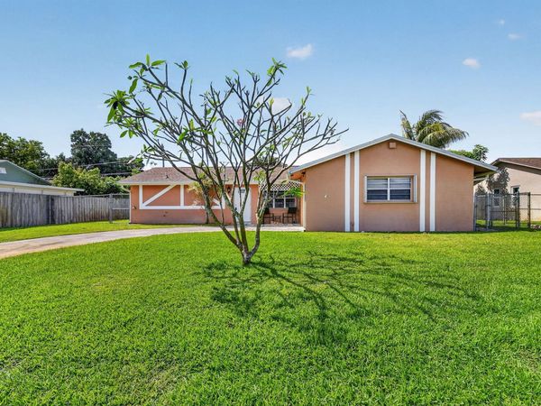 3950 Aladdin Avenue, Boynton Beach, FL 33436
