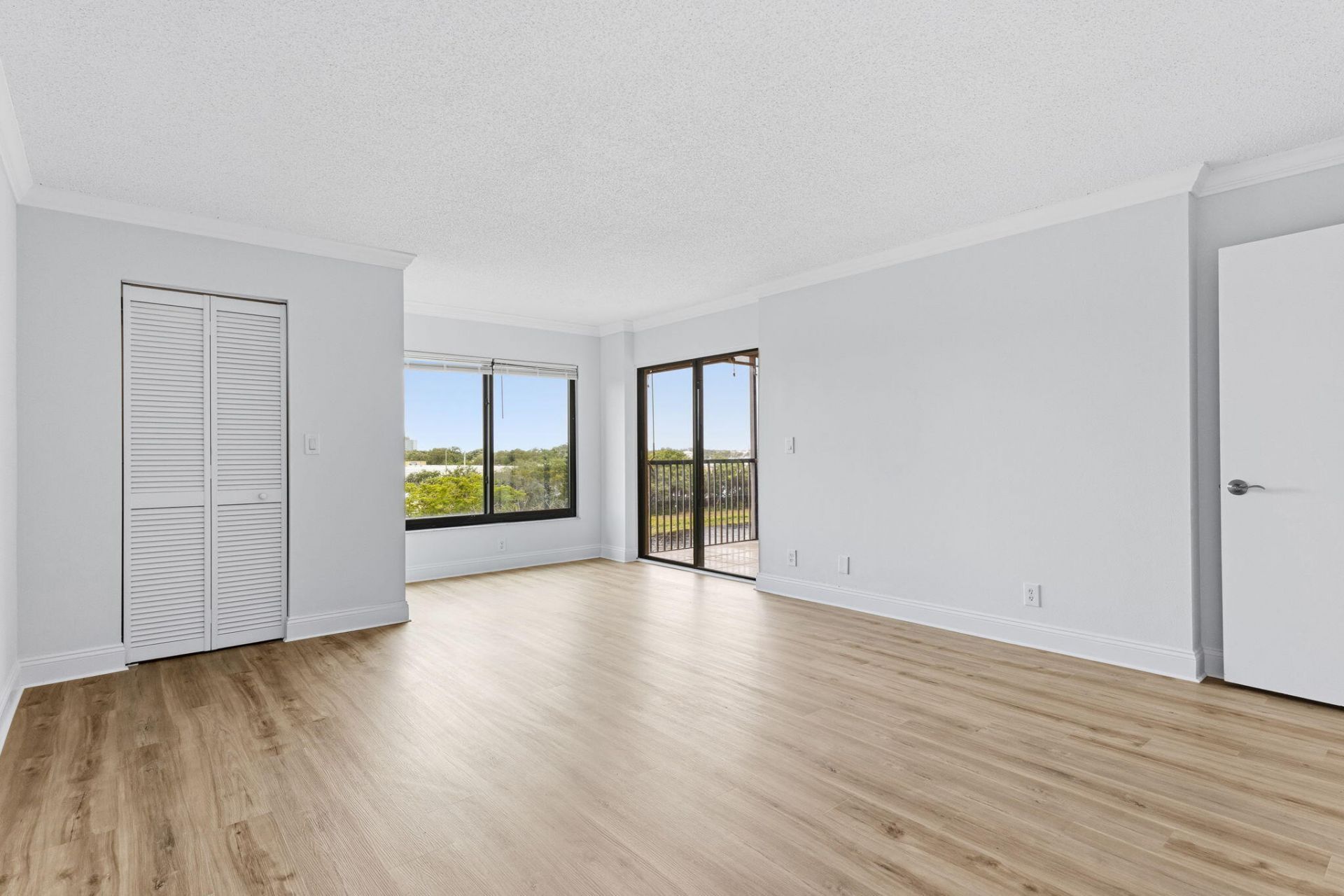 2202 S Cypress Bend Drive, Unit 503, Pompano Beach, FL 33069 Photo