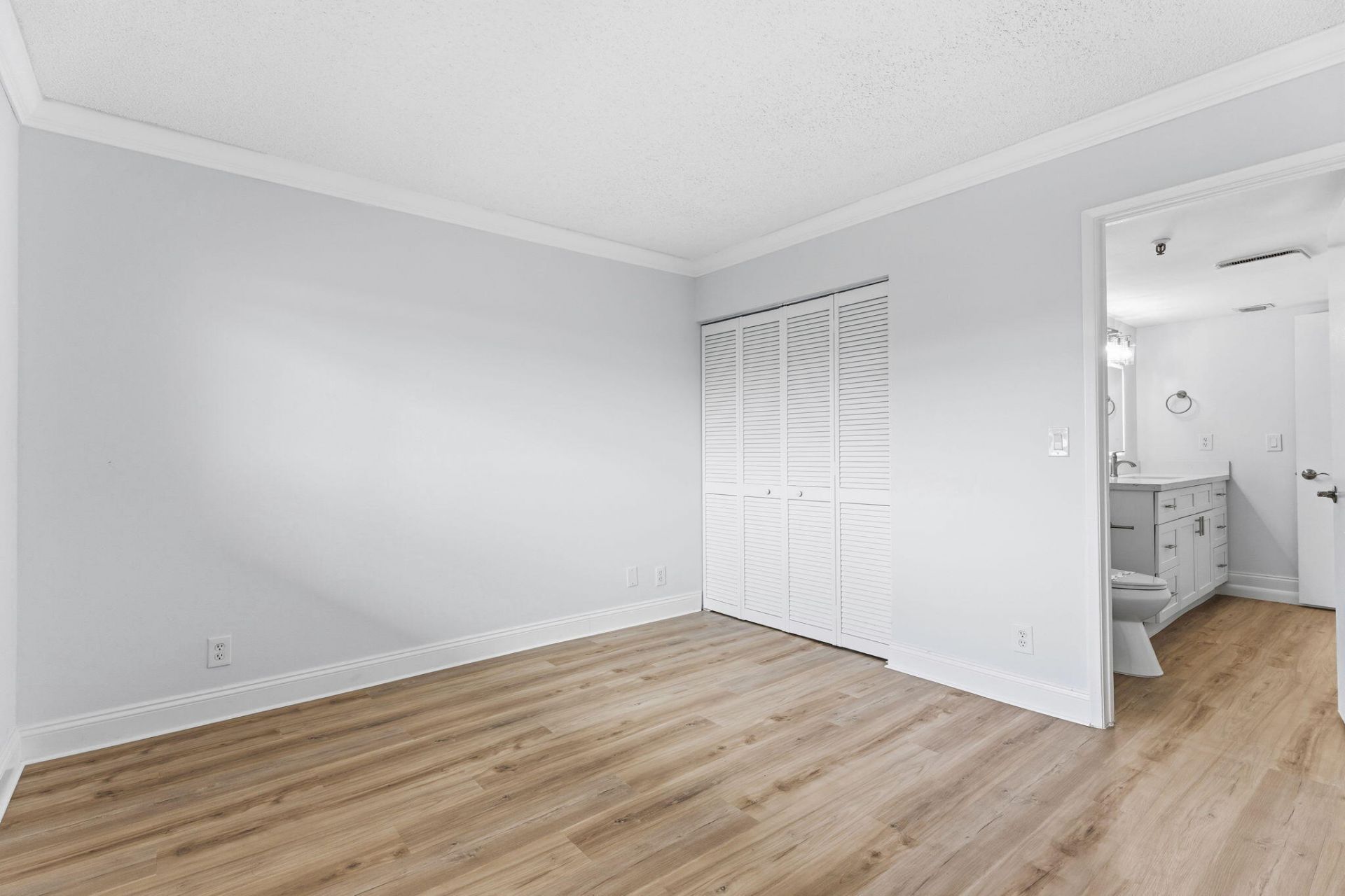 2202 S Cypress Bend Drive, Unit 503, Pompano Beach, FL 33069 Photo