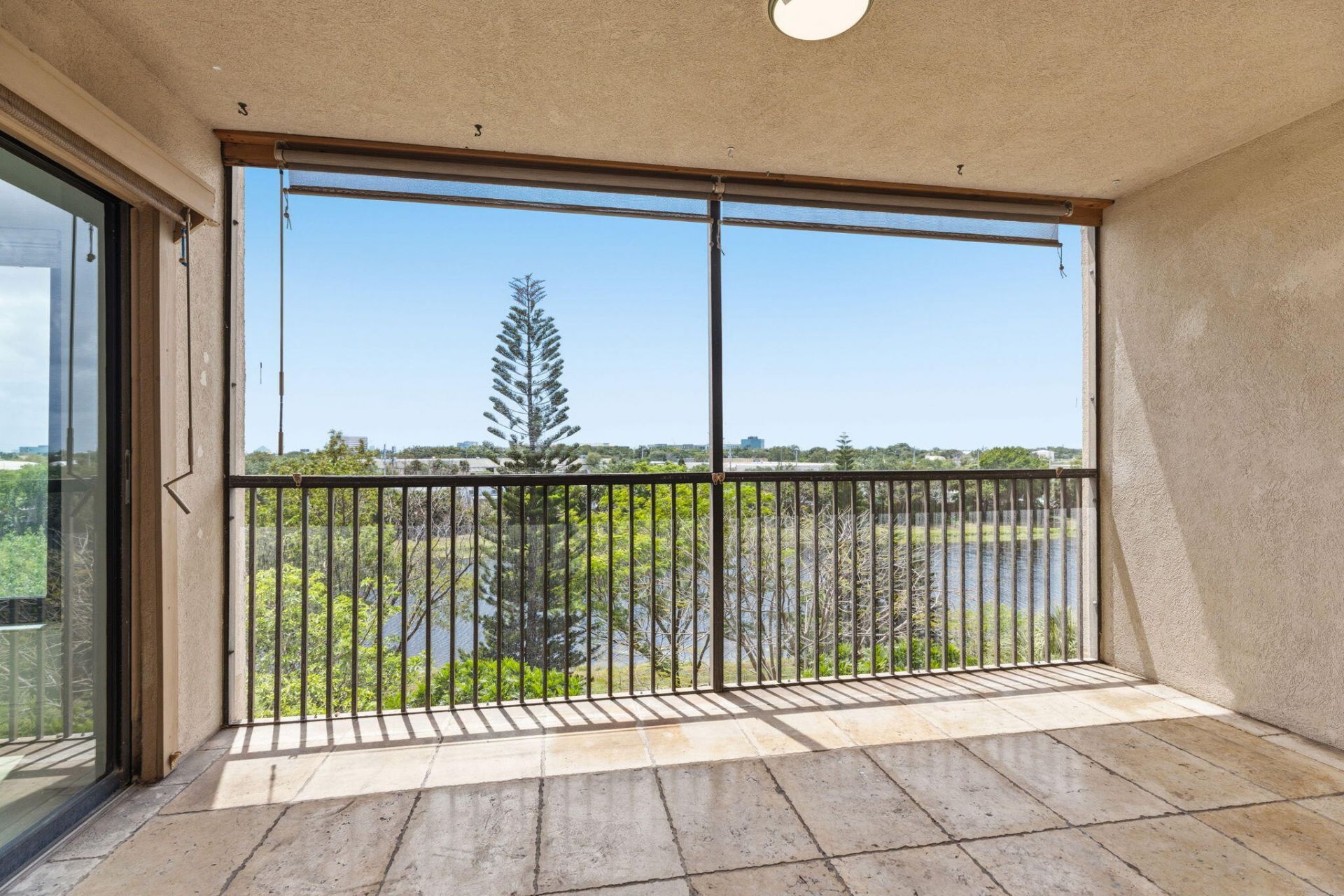 2202 S Cypress Bend Drive, Unit 503, Pompano Beach, FL 33069 Photo