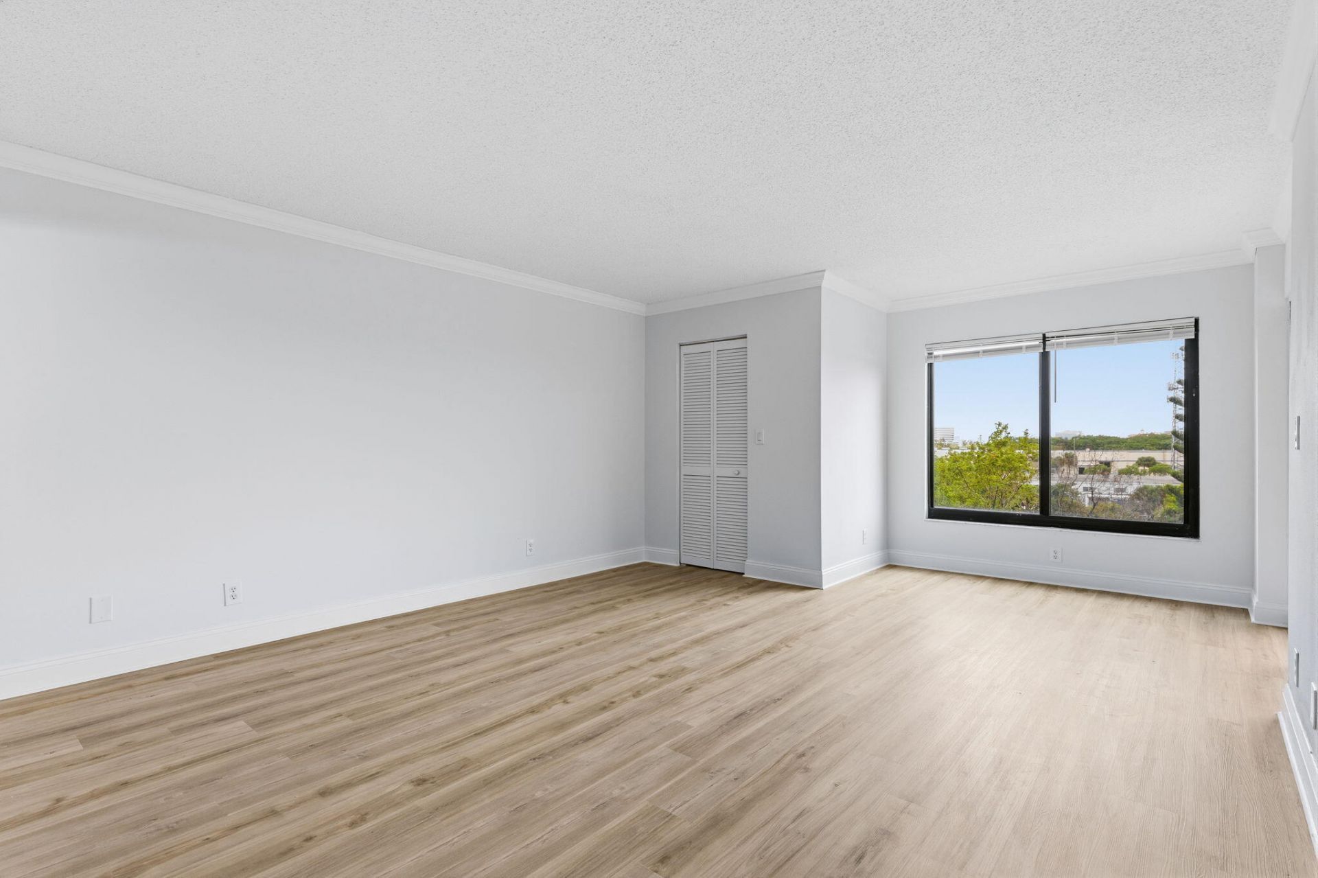 2202 S Cypress Bend Drive, Unit 503, Pompano Beach, FL 33069 Photo