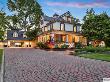 512 N Spruce Street , Valley, NE 68064