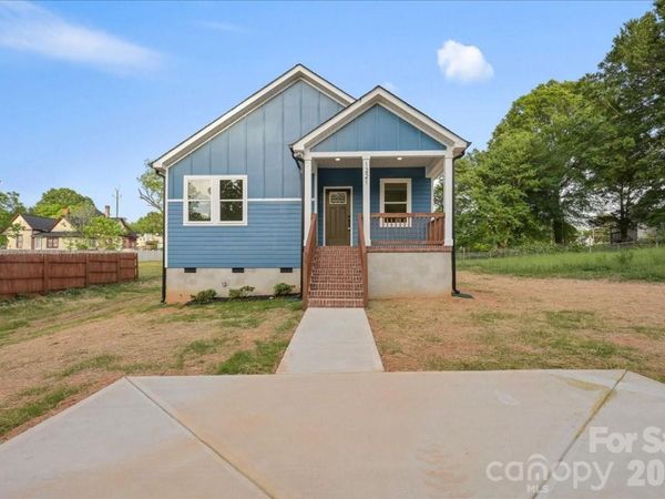 1221 7th Street, Statesville, NC 28677