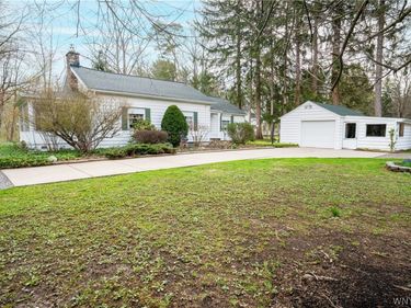 7587 Back Creek Road , Hamburg, NY 14075