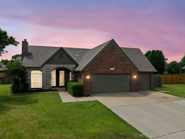 12712 E 89th Street , Owasso, OK 74055