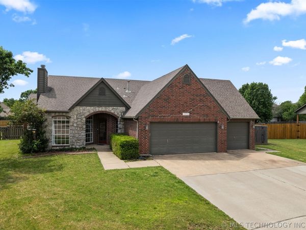 12712 E 89th Street , Owasso, OK 74055